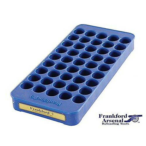 Die Frankford Arsenal Perfect Fit Reloading Tray #4s bietet eine präzise Passform für Kaliber mit einem Lochdurchmesser von 0,44 und einer Tiefe von 0,4.