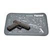 Entdecke die Tipton Glock Wartungsmatte 11"x17" - ideal für die Reinigung und Zerlegung von Feuerwaffen. Schützt Oberflächen und absorbiert Öle. Jetzt mehr erfahren! 🔧🛠️