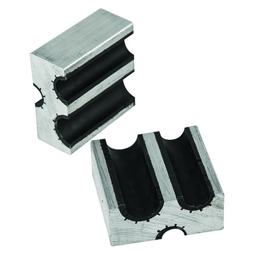 Die Wheeler Universal Barrel Clamp aus Flugzeug-Aluminium mit nicht-markierendem Urethan schützt deinen Lauf und bietet sicheren Halt für verschiedene Laufgrößen.