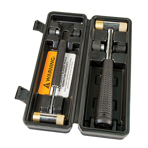 Das Wheeler Master Gunsmith Interchangeable Hammer Set bietet dir 2 Hammerkörper und 8 wechselbare Hammerköpfe aus Metall, Messing, Nylon und Gummi für vielseitige Anwendungen.