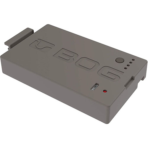 Der neue BOG Omnipotence Li-Ion Battery Pack ersetzt die 6AA-Batterien deiner BOG Game Cameras und verlängert deren Lebensdauer um über ein Jahr!