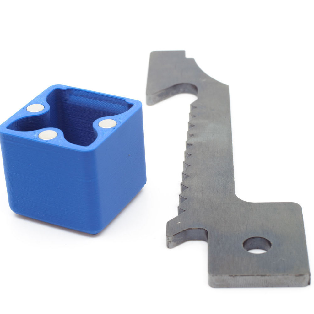 Mit dem ARMANOV Primer Magazine Tube Discharge System für Dillon Super 1050 sammelst du verlorene Zünder effizient und verlierst keine mehr dank magnetischer Befestigung!