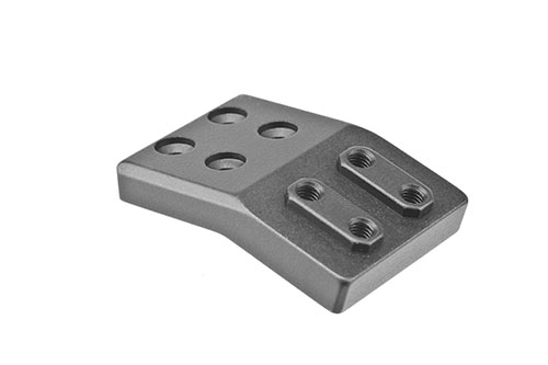 Mit dem ERATAC Adapter für Universal Interface kannst du problemlos Red-Dot-Sights und Lasers an deinem Zielfernrohr montieren, ohne die Turrets zu blockieren.