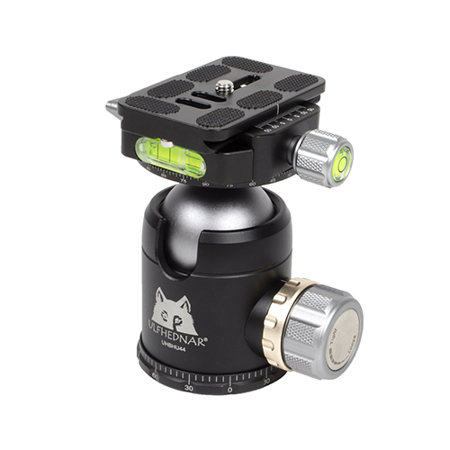 Der ULFHEDNAR Ballhead Arca-Style trägt bis zu 20kg und ist perfekt kompatibel mit Arca-rails, ideal für stabile Aufnahmen und vielseitige Anwendungen.