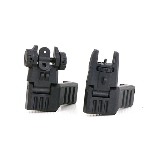 Das Offset AR-15 Flip-Up Sight Set bietet eine flexible Lösung mit werkzeugloser Höhenverstellung, präzisen Einstellmöglichkeiten und idealer Positionierung für CQB.