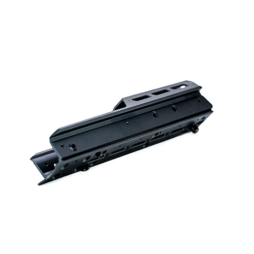 Der neue MDT XRS Enclosed Forend ersetzt deinen Standard-XRS-Chassis-Vordergriff und bietet eine durchgehende ARCA-Schiene sowie zusätzliche M-LOK Slots.