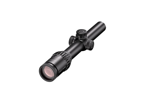 Das 1–8x24 Exos TMR bietet dir vielseitige Vergrößerung, eine präzise Absehen und eine robuste Bauweise – perfekt für jede Jagd- oder Schießsituation.