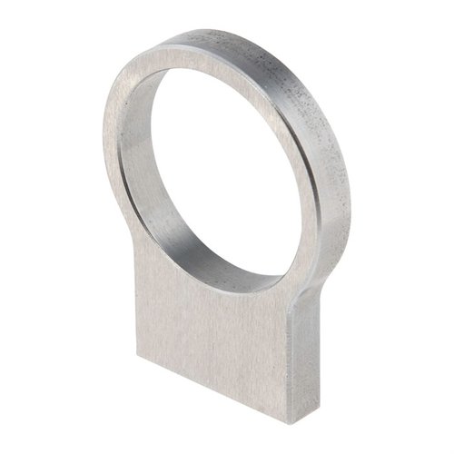 Der REMINGTON 700 Oversized Recoil Lug verbessert die Genauigkeit, ist einfach zu installieren und passt perfekt ohne Modifikationen an deinem Stock.