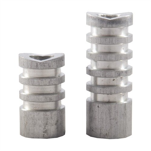 Die PILLAR BEDDING SLEEVES aus leichtem Aluminium sorgen für eine stabile Verbindung zwischen Metall und Action, ideal für maximale Präzision deiner Büchse.