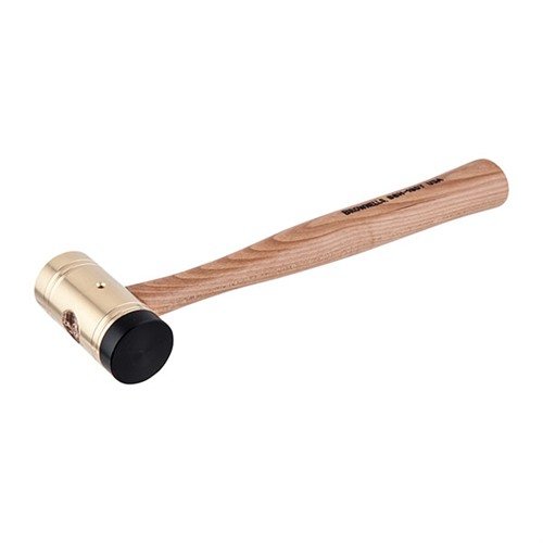 Der Brownells Premium Delrin-Tipped Brass Hammer bietet eine doppelte Funktion mit einem stabilen Messingkopf und einem ersetzbaren Delrin-Tipp für präzise, schonende Schläge.