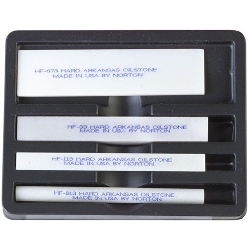 Das GUNSMITH'S PREMIUM ARKANSAS STONE FILE SET bietet die 4 meistgenutzten Steine für präzises Arbeiten, ideal für Trigger- und Sear-Arbeiten mit scharfen Kanten.