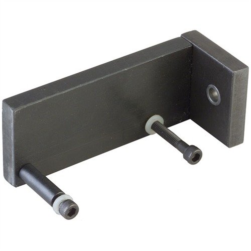 Mit dem 10/22® Receiver Drilling Jig kannst du das Laufreinigungslöchlein präzise anbringen, um das Reinigen von hinten zu ermöglichen und die Genauigkeit zu erhalten.