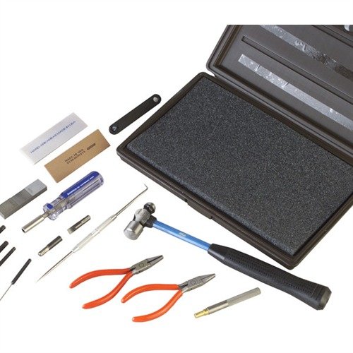 Das COMPLETE BERETTA 92 SERIES TOOL KIT von BROWNELLS bietet alle notwendigen Werkzeuge für Reparaturen und Wartung der Beretta 92 Serie, ideal für Profis und Hobbyisten.
