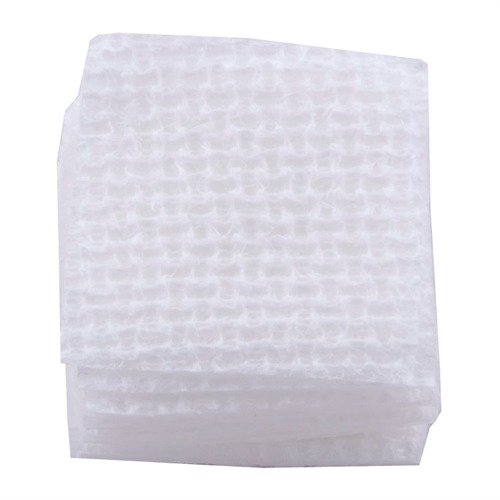 Die SQUARE CROSS-LOCK PATCHES bieten zwei Texturen: eine grobe Seite für aggressives Reinigen und eine glatte Seite für das Auftragen von Lösungen und Ölen.