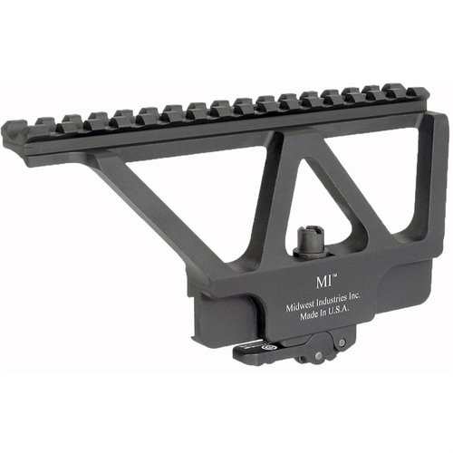 Die AK-47/74 Scope Mount von MIDWEST INDUSTRIES bietet eine niedrige Bauhöhe, ein ADM Auto Lock System für präzise Anpassungen und ist 100% in den USA gefertigt.