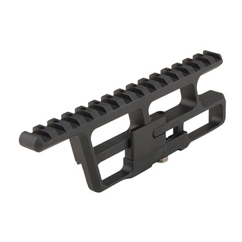 Das AK47/AKM Optic Mount System von RS Regulate ermöglicht eine individuelle Montage, bleibt beim Zerlegen der Waffe montiert und hält die Nullstellung zuverlässig.