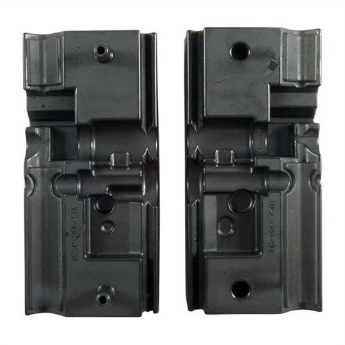 Die ARMORER'S BLOCKS von TANGODOWN schützen deine SCAR während der Wartung, verhindern Beschädigungen und erleichtern die Reinigung und Reparatur.