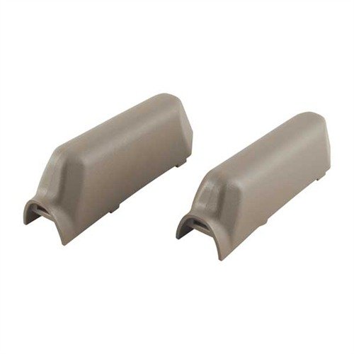 Mit den REMINGTON 870 SGA Cheek Riser Kits von MAGPUL kannst du deine Schrotflinte anpassen, um eine optimale Kopfposition für verschiedene Optiken zu erreichen.