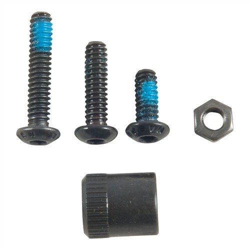 Das Magpul Sling Mount Kit – TYPE 1 aus robustem Phosphatstahl passt an MOE Stocks und ermöglicht die Nutzung von QD Sling Swivels für mehr Flexibilität.