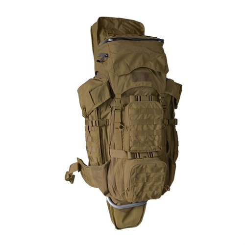 Der Eberlestock G4 Operator Pack bietet 4.100 cubic inches Stauraum, ein integriertes Intex II Rahmen und eine klappbare Gewehrtasche für optimale Mobilität.
