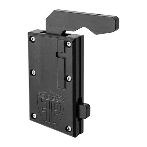 Mit dem DRY FIRE DEVICE von WHITE OAK ARMAMENT hast du eine realistische Trockenfeuer-Erfahrung, ohne dein Equipment zu beschädigen. Einfach zu installieren und ideal für dein Training!