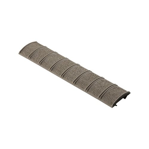 Der MAGPUL AR-15 Picatinny Rail Cover schützt deine Hände vor scharfen Kanten, verbessert den Grip und passt perfekt auf 15 Rail Slots für optimale Anpassung.