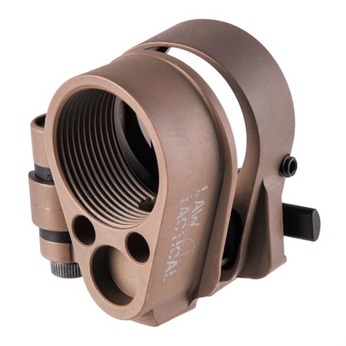 Mit dem LAW TACTICAL GEN3-M FOLDING STOCK ADAPTER kannst du einen klappbaren Schaft an jedem AR-15 anbringen, um die Waffe kompakter und transportabler zu machen.