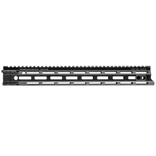 Der MFR XS M-LOK Handguard von Daniel Defense bietet hervorragende Ergonomie, leichtes Gewicht, zahlreiche M-LOK-Befestigungspunkte und eine einfache Montage.