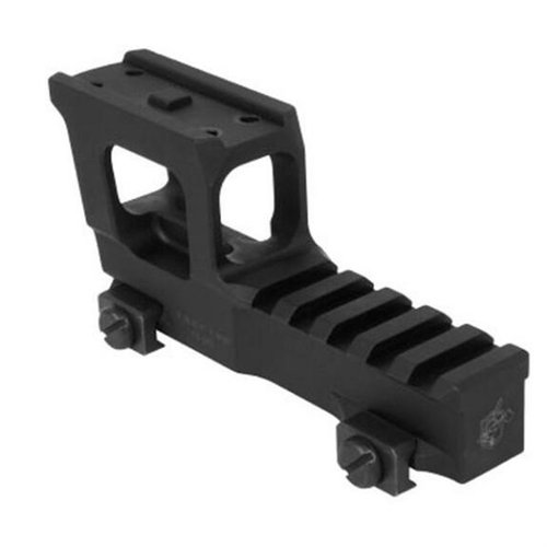 Die Aimpoint Micro NVG High Rise Mount von Knight’s Armament hebt dein Red Dot hoch genug, um es durch Nachtsichtgeräte zu sehen und ermöglicht eine bequeme Schussposition.