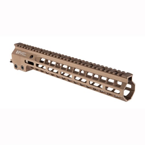 Der Geissele MK14 Super Modular Rail Handguard bietet ein schlankes Design, M-LOK Slots für Zubehör und eine stabile Free-Float-Befestigung für optimale Leistung.