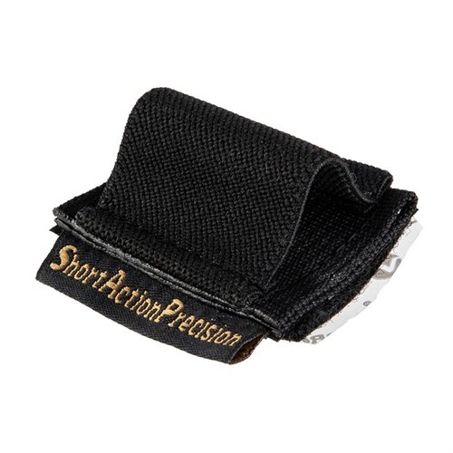 Mit dem Short Action Precision .22 Magazinhalter hast du schnellen Zugriff auf dein zusätzliches .22 Magazin, perfekt für CZ455, Anschutz, Sako Quad und Savage MK2.