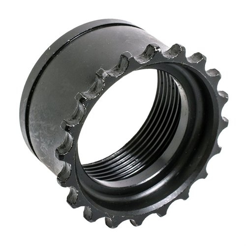 Der CMMG AR-15 Barrel Nut ist ein mil-spec Barrel Nut, der aus Stahl gefertigt und mit einer schwarzen Oberfläche versehen ist, ideal für mil-spec Läufe und Oberteile.