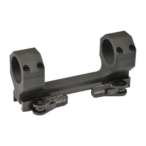 Die DELTA SCOPE MOUNT von American Defense ist leicht, robust, bietet eine solide Verbindung für AR-15 Optiken und hat ein praktisches QD Auto Lock Lever System.