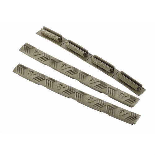 Die M-LOK Rail Covers bieten zusätzlichen Grip, sind chemikalien- und hitzebeständig, haben eine aggressive Struktur und sind sehr flach. 3er-Pack in OD Green.