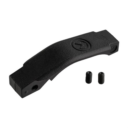 Der MOE Enhanced Trigger Guard von MAGPUL bietet eine ergonomische, vergrößerte Form, die die Nutzung mit Handschuhen erleichtert und einfach ohne Spezialwerkzeug installiert werden kann.