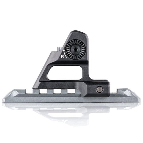 Die Scalarworks Peak Fixed Iron Sights bieten dir die Zuverlässigkeit klassischer AR-15 Visierungen, sind manuell einstellbar und ideal für moderne taktische Gewehre.