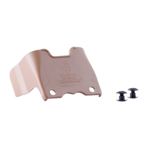 Der Eleven 10® RIGID TQ Case® Shirt Shield schützt deine Uniform vor Abnutzung, ist leicht, schnell installiert und kommt mit allem notwendigen Zubehör.