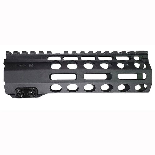 Die AR-15 HANDGUARDS M-LOK 5.56MM bieten eine robuste Bauweise aus Aluminium, vollständige 1913 Rails und MLOK für vielseitige Zubehörmontage.