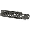 Die TWO PIECE EXTENDED HANDGUARDS von Midwest Industries bieten eine stabile Montage, fünf QD-Sockets und erweiterten Platz für Zubehör – perfekt für dein AR-15!