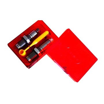 Das RIFLE 2 DIE SET, 6.5 JAP PACESETTER bietet dir eine Full Length Sizing Die, Bullet Seating Die und alles, was du für präzises Laden brauchst!