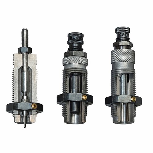 Das RCBS 3-DIE Roll Crimp Set ermöglicht dir das präzise Laden von Straight-Wall-Patronen mit einem Sizer Die, Expander Die und Roll Crimp Seater Die.