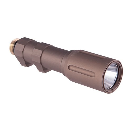 Die OKW-18650 Waffe-Lampe bietet 680 Lumen, 69.000 Candela und eine Laufzeit von 75 Minuten – ideal für drinnen und draußen, handgefertigt in den USA.