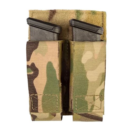 Die Double Pistol Magazine Pouch von Grey Ghost Gear bietet Platz für zwei Magazine, hält sie sicher mit starken Magneten und ist aus strapazierfähigem Laminat-Nylon.