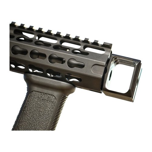 Der Loud And Flashy Muzzle Brake mit 1/2x28 Gewinde reduziert Rückstoß und Mündungshochlauf, während er Klang und Blitz verstärkt. Perfekt für SLR Rifleworks!