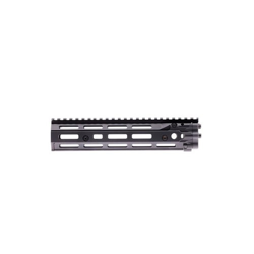Das Daniel Defense RIS III Rail System bietet ein leichtes, robustes Design mit M-LOK-Anschlüssen, einem freien Lauf und einer ununterbrochenen oberen Schiene.