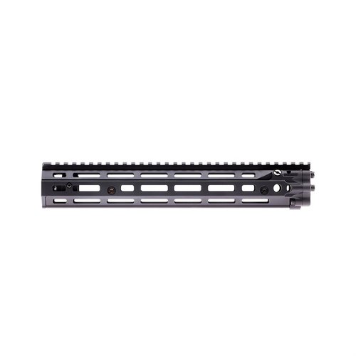 Der Daniel Defense RIS III Rail bietet ein leichtes, robustes Design mit 7 M-LOK-Anschlussstellen, freischwebendem Lauf für mehr Präzision und kompatibler Montage.