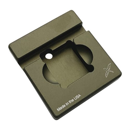 Der AR-15/M16 Gas Tube Pin Tool erleichtert das Einsetzen und Entfernen des Gasrohr-Rollstifts mit stabiler, kompakter Bauweise und einem praktischen Magneten.