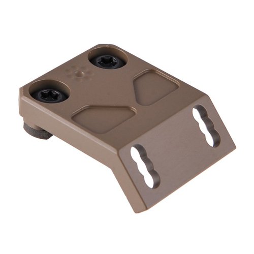 Die Arisaka Offset Scout Mount bietet eine kompakte, 45-Grad-Anordnung für Surefire und Modlite Lichter, mit drei seitlichen Positionen für optimale Anpassung.