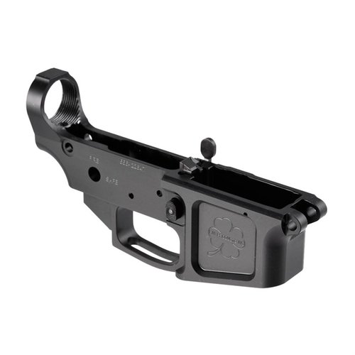 Der MIKE-15 Stripped Lower Receiver bietet eine hochwertige Basis für deine AR15-Bauprojekte, kompatibel mit 5.56 NATO, langlebig und mit lebenslanger Garantie.
