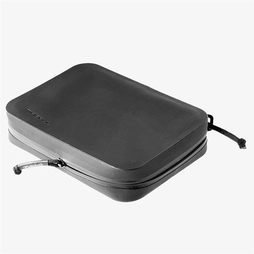 Der DAKA Utility Organizer Large bietet dir wetterfesten Schutz, viel Stauraum und vielseitige Einsatzmöglichkeiten für dein wichtiges Gear.